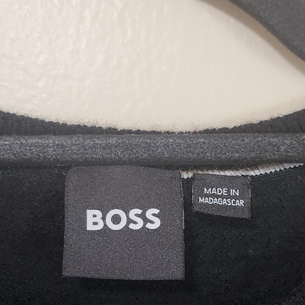 BOSS Black Crewneck Sweater Virgin Wool Black Hugo Boss Size M/L - Picture 3 of 6
